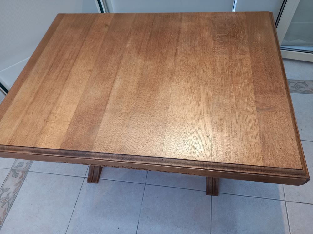 Belle table en ch&ecirc;ne Fran&ccedil;ais. Meubles