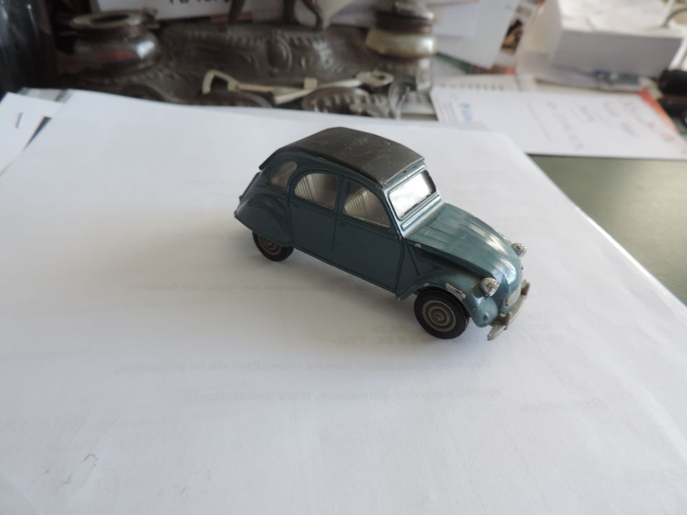 SOLIDO - 2 CV CITROEN - Echelle : 1/43 &egrave;me. 