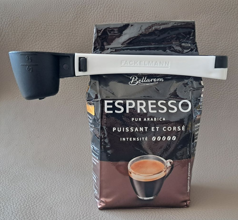 cuill&egrave;re &agrave; caf&eacute; doseuse gradu&eacute;e 9 g et 6 g marque Fackelmann Cuisine