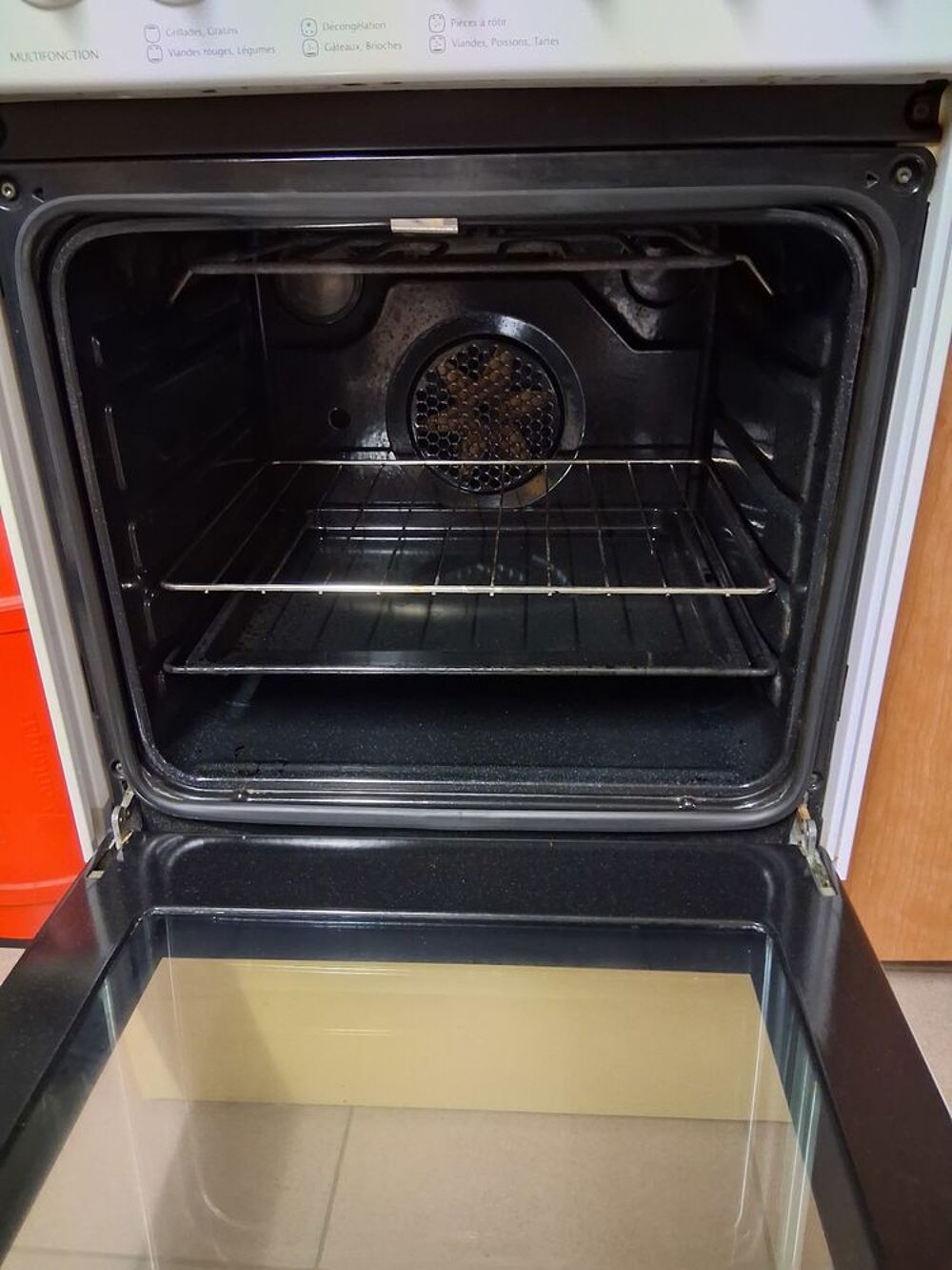 Cuisini&egrave;re marque Sauter 
Electroménager