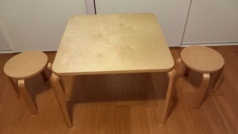 Table et tabourets 8 Saint-Sbastien-sur-Loire (44)