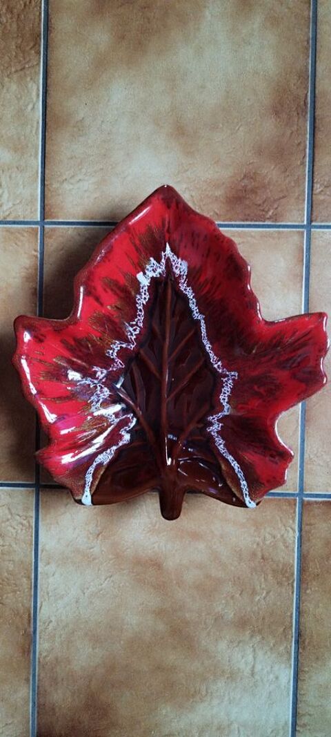 coupe à fruit type vallauris émaillée/rouge et marron 17 Écuisses (71)