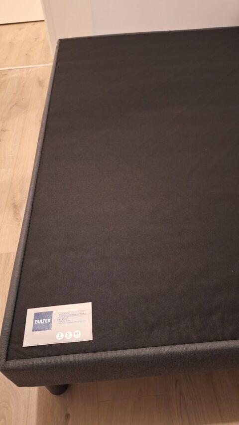 Sommier a latte avec pieds bultex 150 La Plaine St Denis (93)