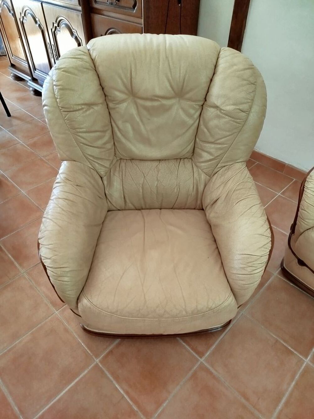 Canap&eacute; trous place + 2 fauteuils Meubles
