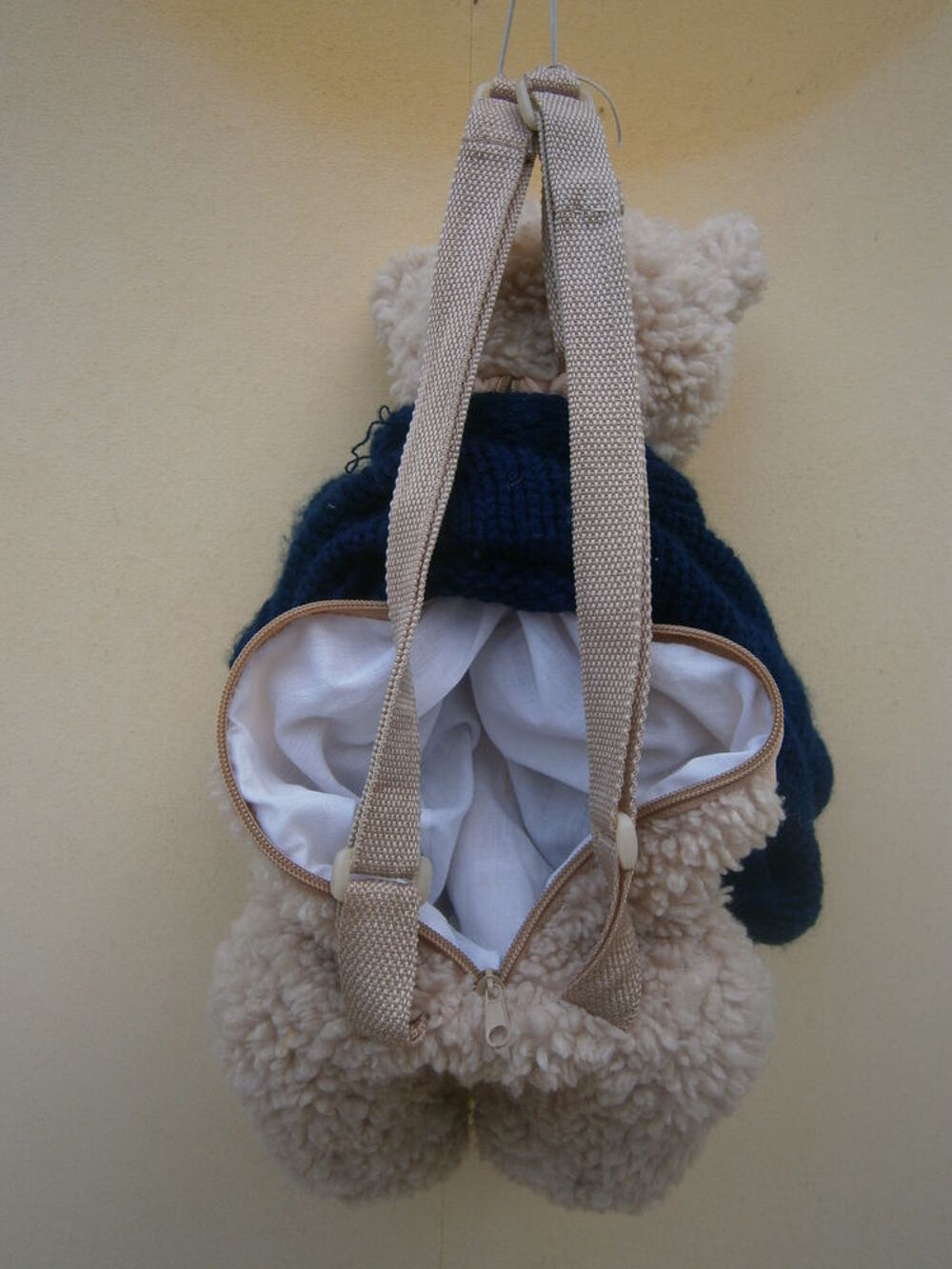 Sac &agrave; dos"OURS" pour enfant beige pull marine Jeux / jouets