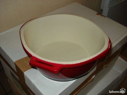 Saladier rouge avec anse sur un c�t� en plastique 0 M�rignies (59)