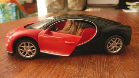 Bugatti Veyron 1 / 43 23 Castres (81)