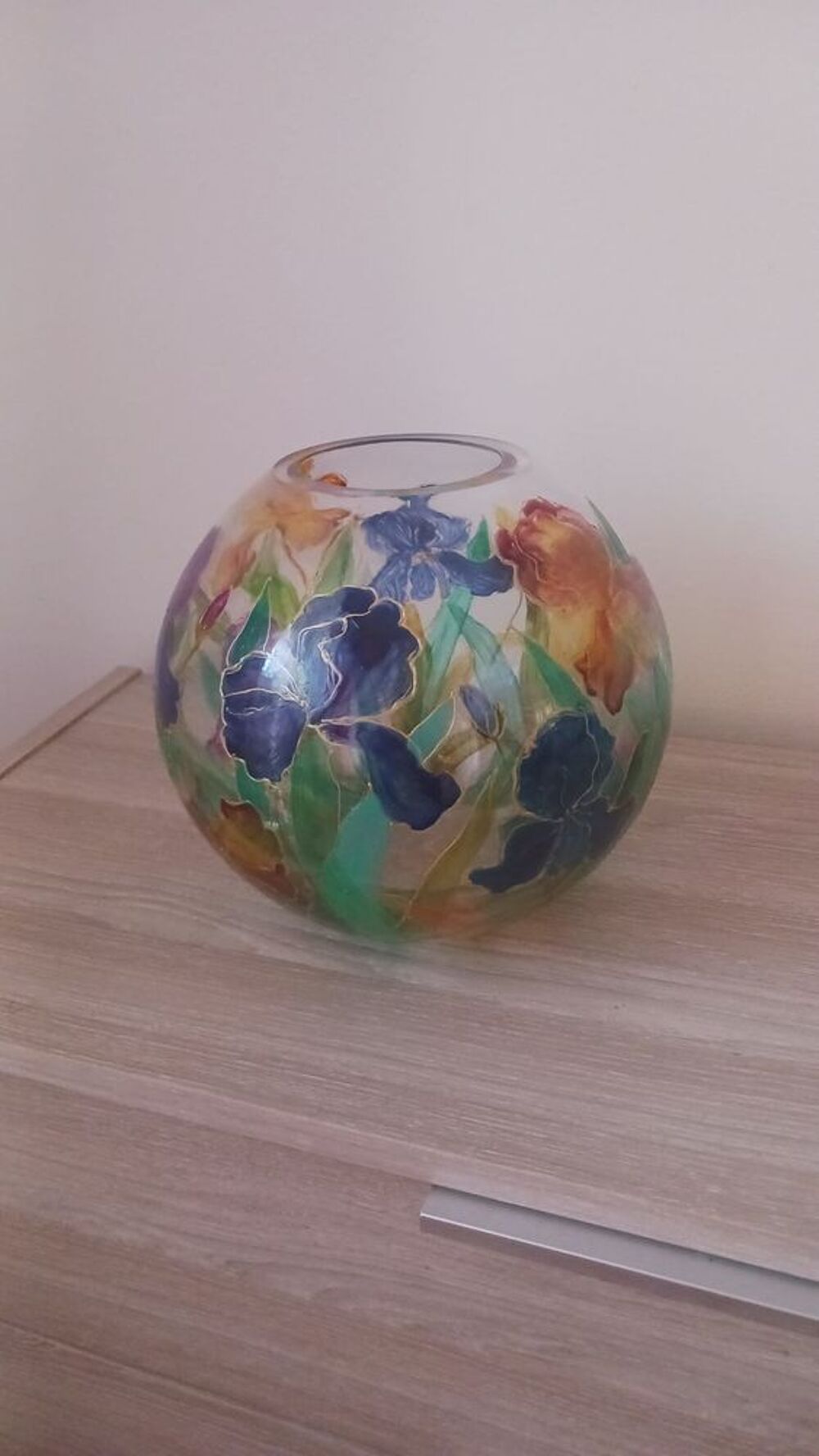 Vase rond en verre peint &agrave; la main ? 20€ Décoration