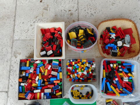 LEGOS : 10 KG EN VRAC 90 Mazan (84)