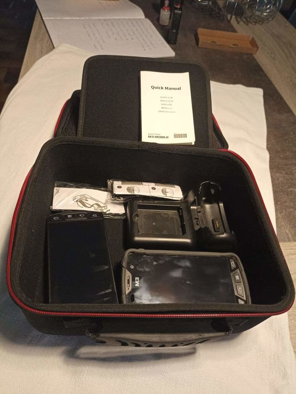 Bonjour lot de deux M3 mobile SM 15 absolument fonctionnel e Téléphones et tablettes
