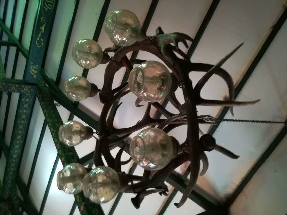 LUSTRE EN CORNE DE CERF Décoration
