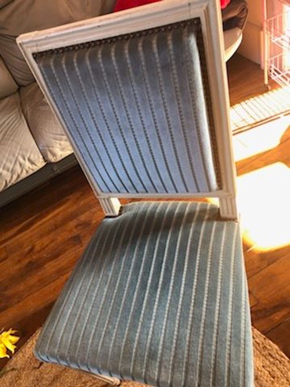 4 chaises louis XVl dans leur jus 300€ bonne affaire Meubles