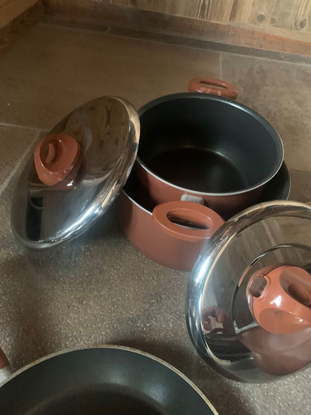 Set casseroles, po&ecirc;le et po&ecirc;les profondes, avec couvercles Cuisine