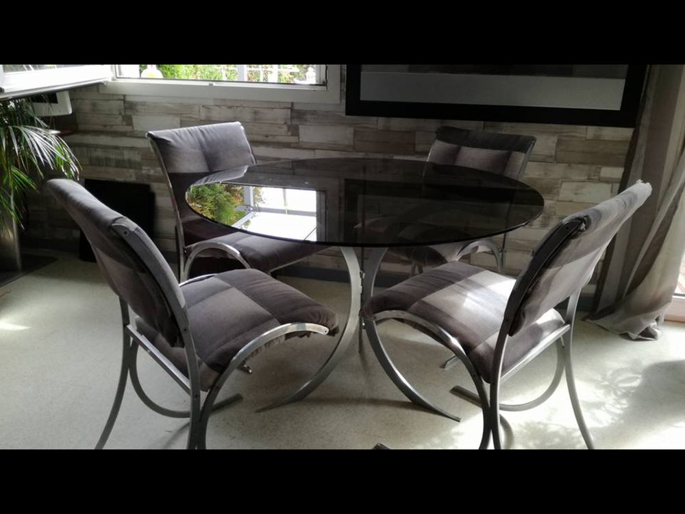 table et chaises des annees 70 Meubles