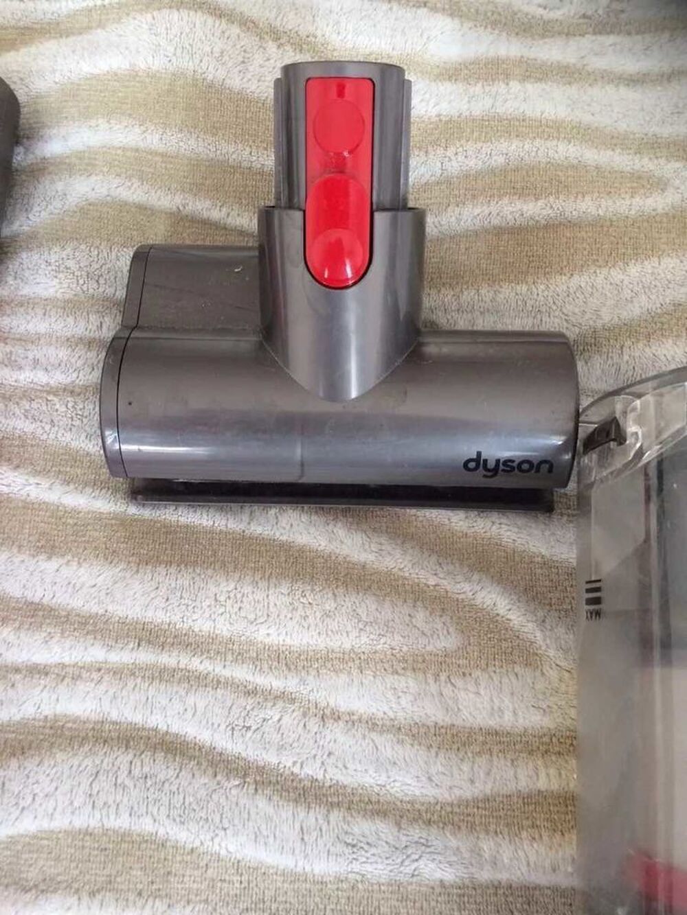 Aspirateur Dyson V10 Electroménager