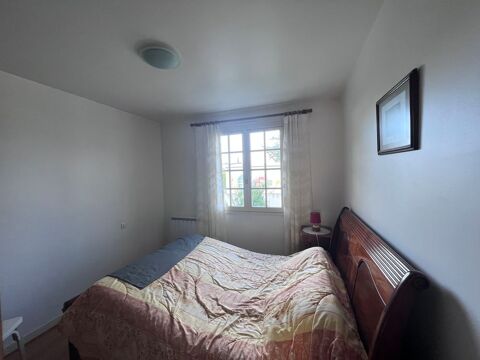 Lit en cerisier avec sommier lectrique et matelas 750 Trgueux (22)