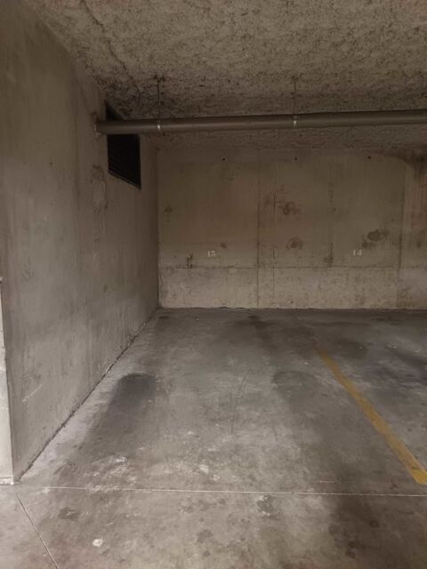  Parking / Garage  louer 13 m