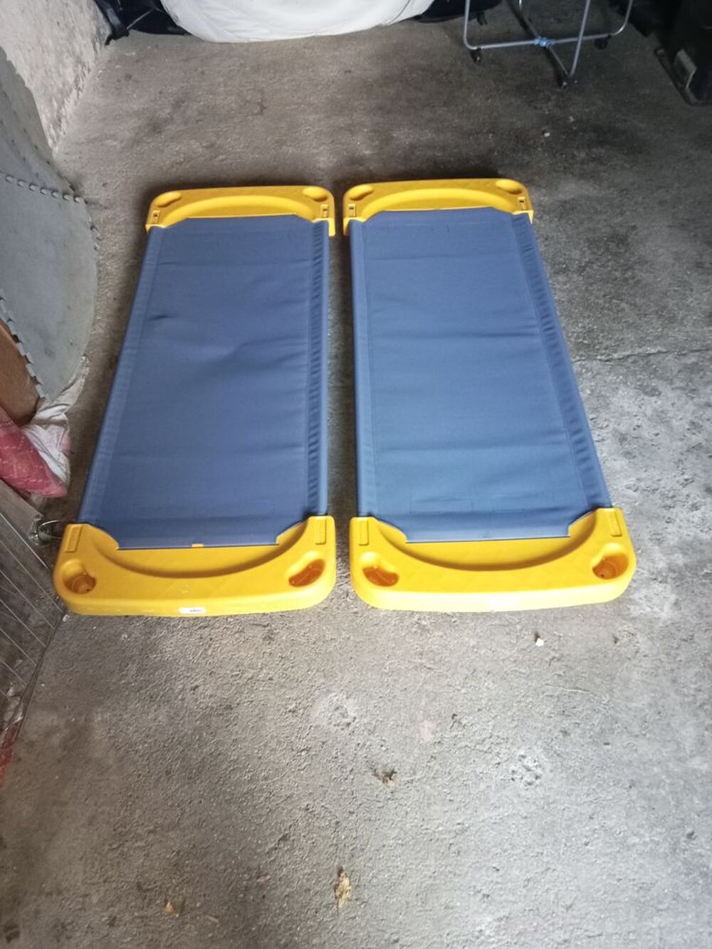 2 lits de sieste pour enfants Mobilier enfants