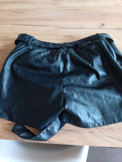short en semi cuir 5 Jouarre (77)