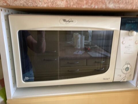 Four micro-ondes Whirlpool Bourg-la-Reine (92)