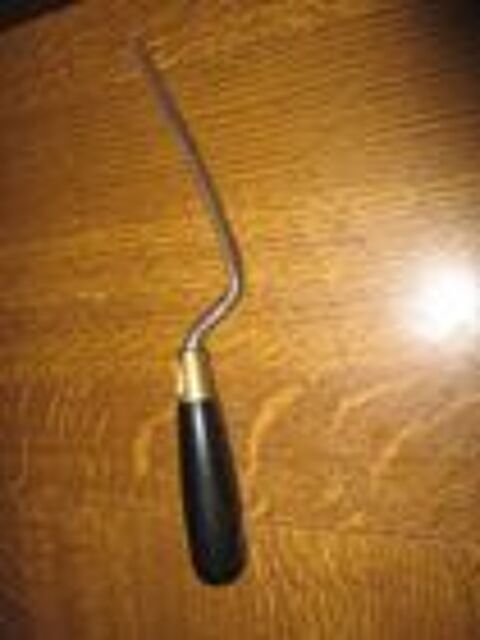 Fer � joints neuf num�ro 12 lame en acier forg�
9 M�rignies (59)