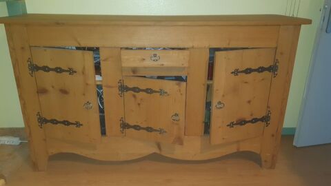 Buffet bas en sapin Valleiry (74)