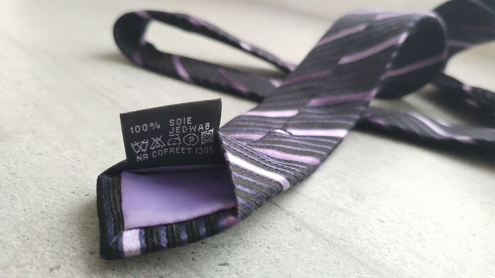 Cravate Brice 100% Soie - Noire &agrave; Rayures Mauves &amp; Violettes Vêtements