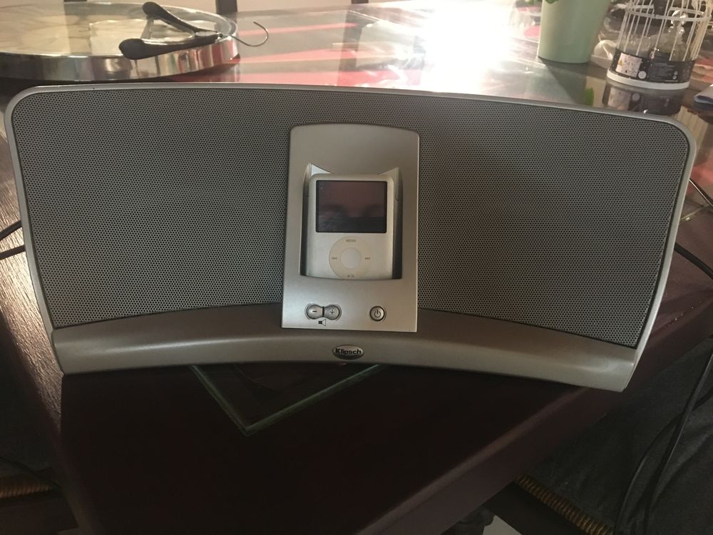 iPod Nano et son enceinte Audio et hifi
