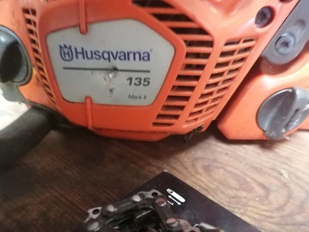 TRONCONNEUSE HUSQVANRAR 135 Bricolage