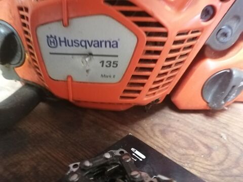 TRONCONNEUSE HUSQVANRAR 135 200 Champguyon (51)