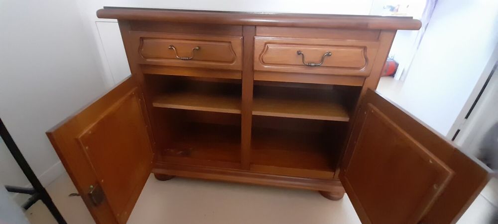 Buffet en bois &agrave; deux portes Meubles
