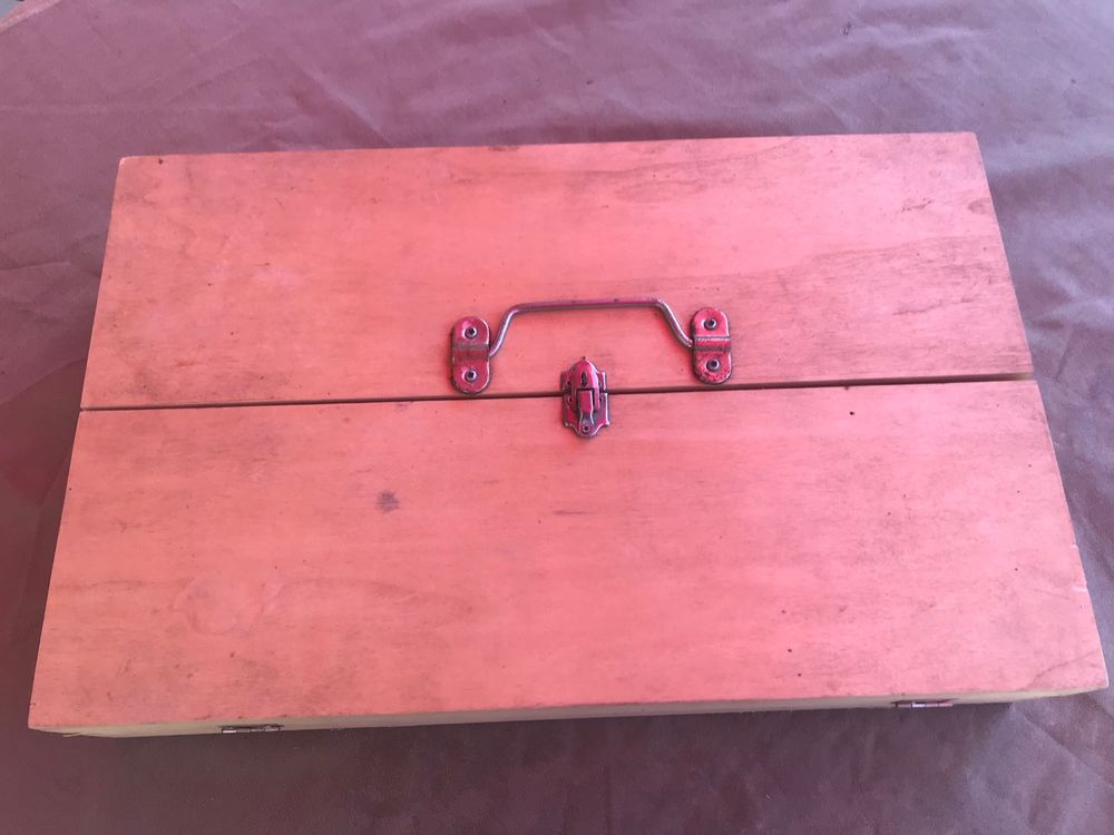 Caisse &agrave; outils en bois blanc Bricolage