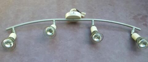 Diff�rents projecteurs ( occasion) 1 Saint-Martin-d'H�res (38)