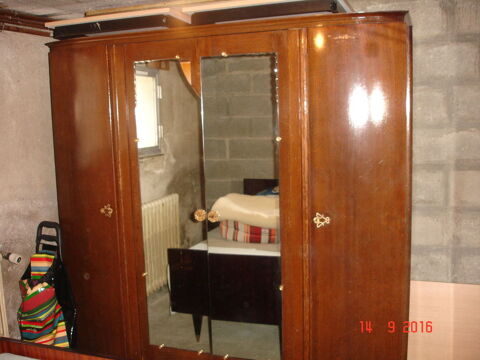 Ancienne armoire 4 portes dont 2 vitrées 80 La Tranche-sur-Mer (85)