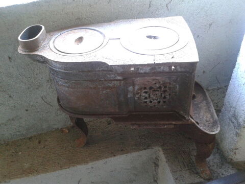 Appareil de chauffage ancien. En fonte. 80 Aix-en-Provence (13)