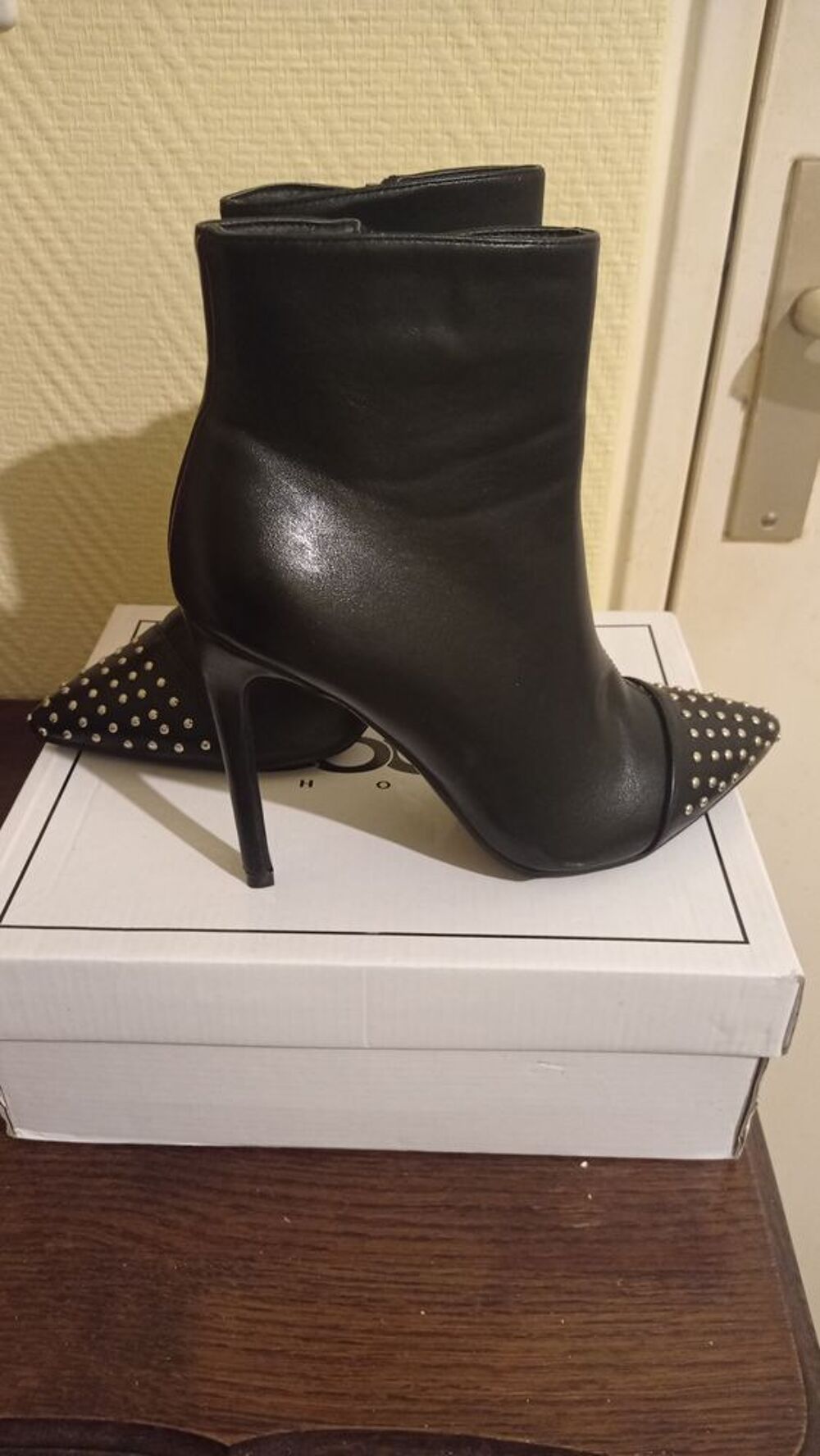 Bottines noires neuve jamais port&eacute; pointure 38 Chaussures