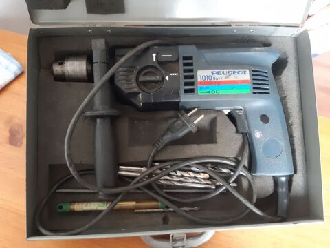 perceuse percussion, marque peugeot,1010 watt,7 vitesses,ouverture max mandrin 10 mm 60 Montbrison (42)