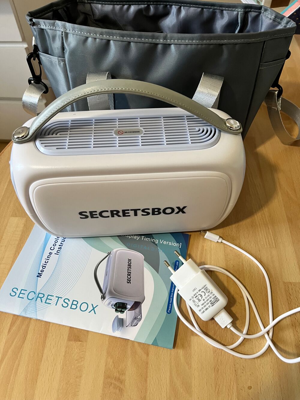 Bo&icirc;te de Refroidissement Portable pour M&eacute;dicaments Electromnager