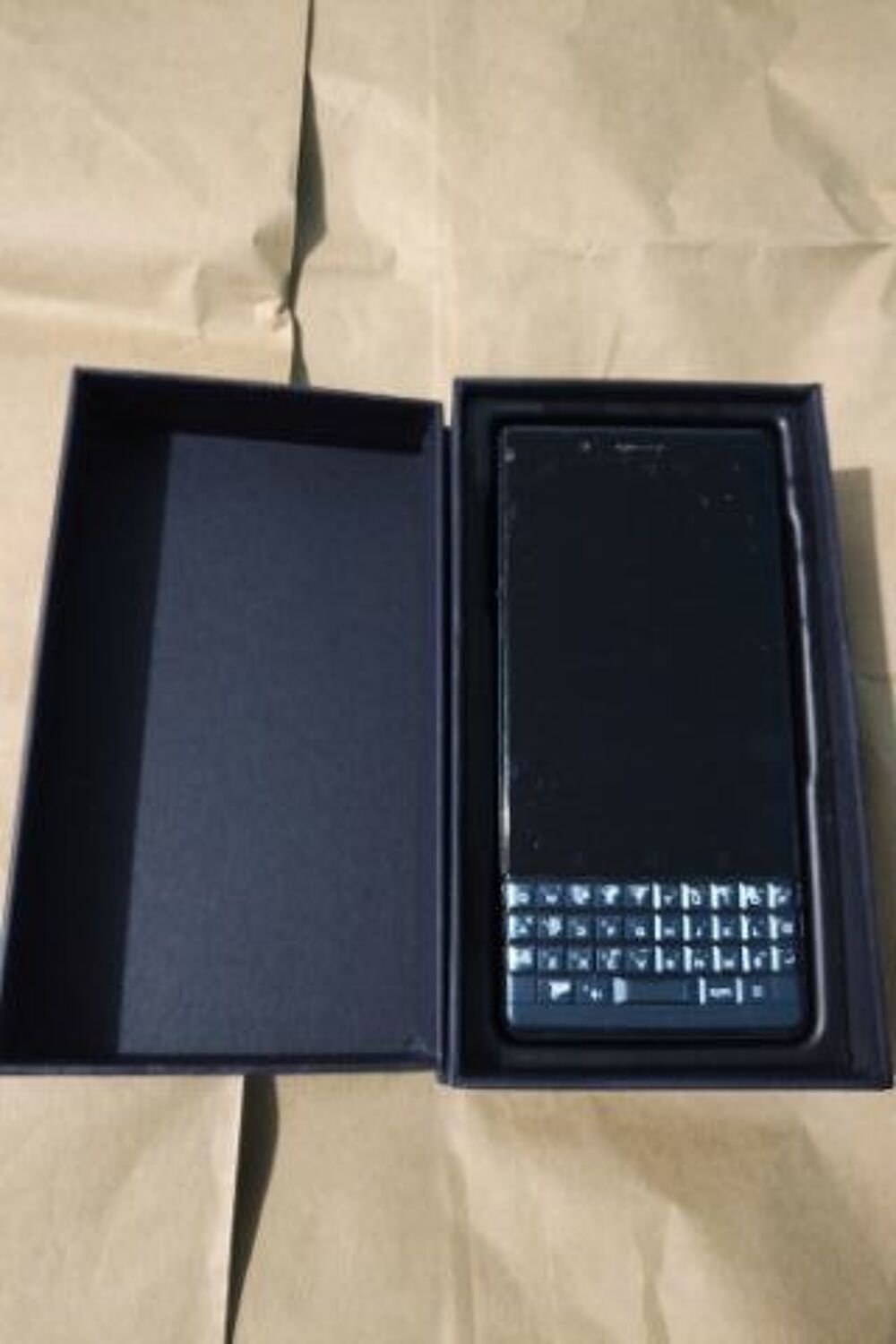 BlackBerry Key2 LE - 4G smartphone - RAM 4 Go /micro SD LCD Téléphones et tablettes