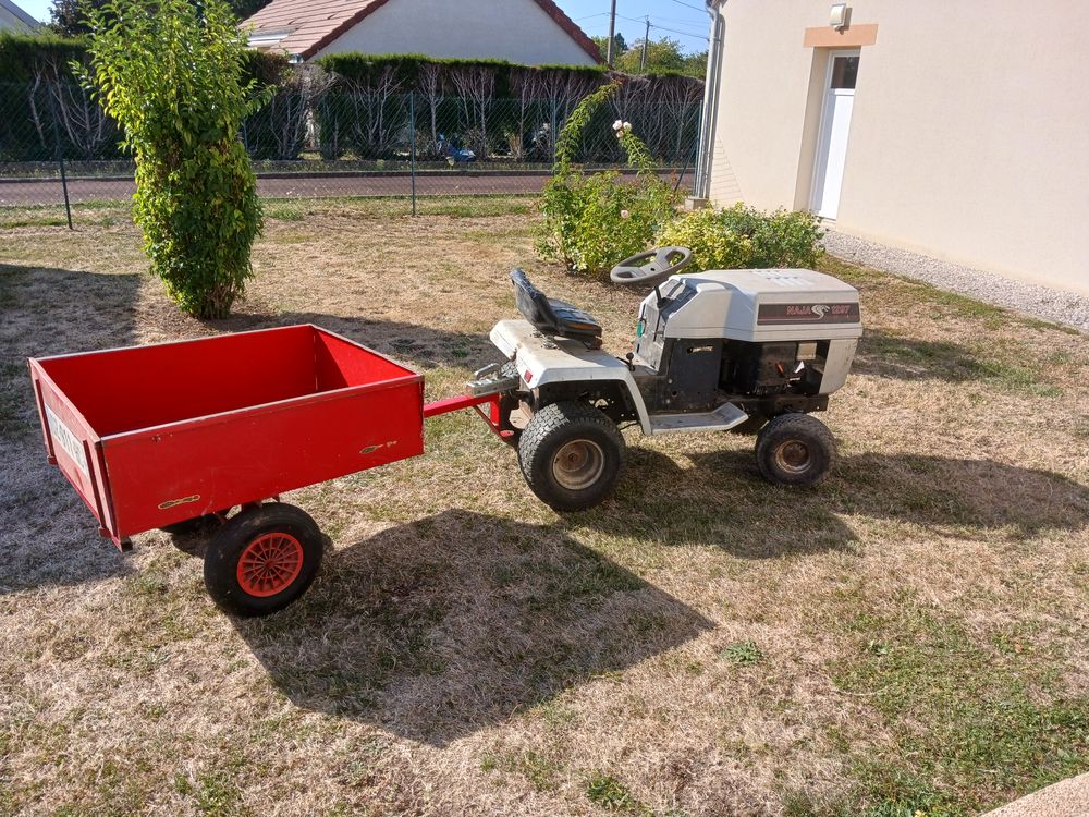 Tracteur tondeuse 11cv avec remorque Jardin