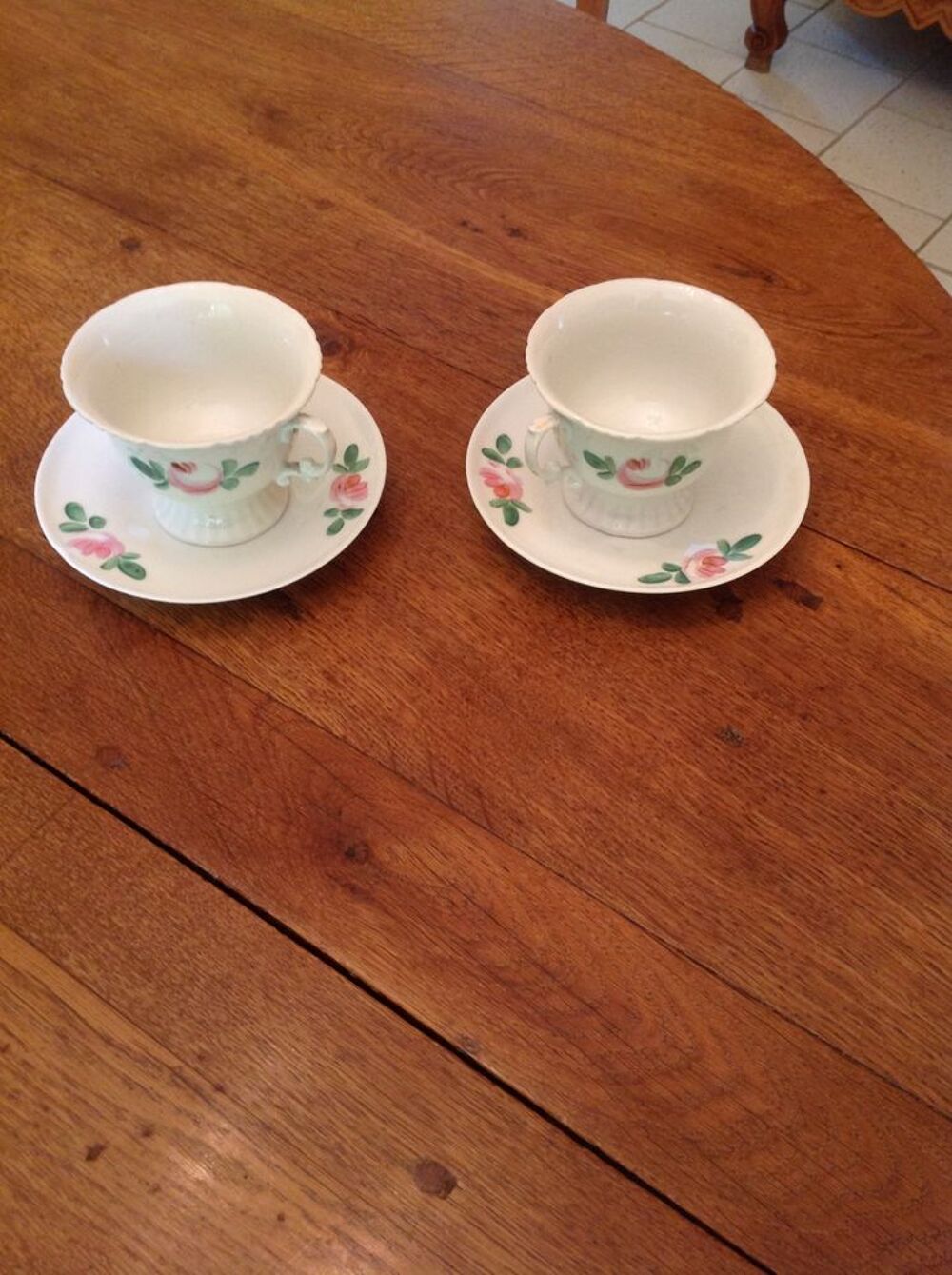 Deux tasses en porcelaine Louis Philippe XIX&egrave;me Décoration