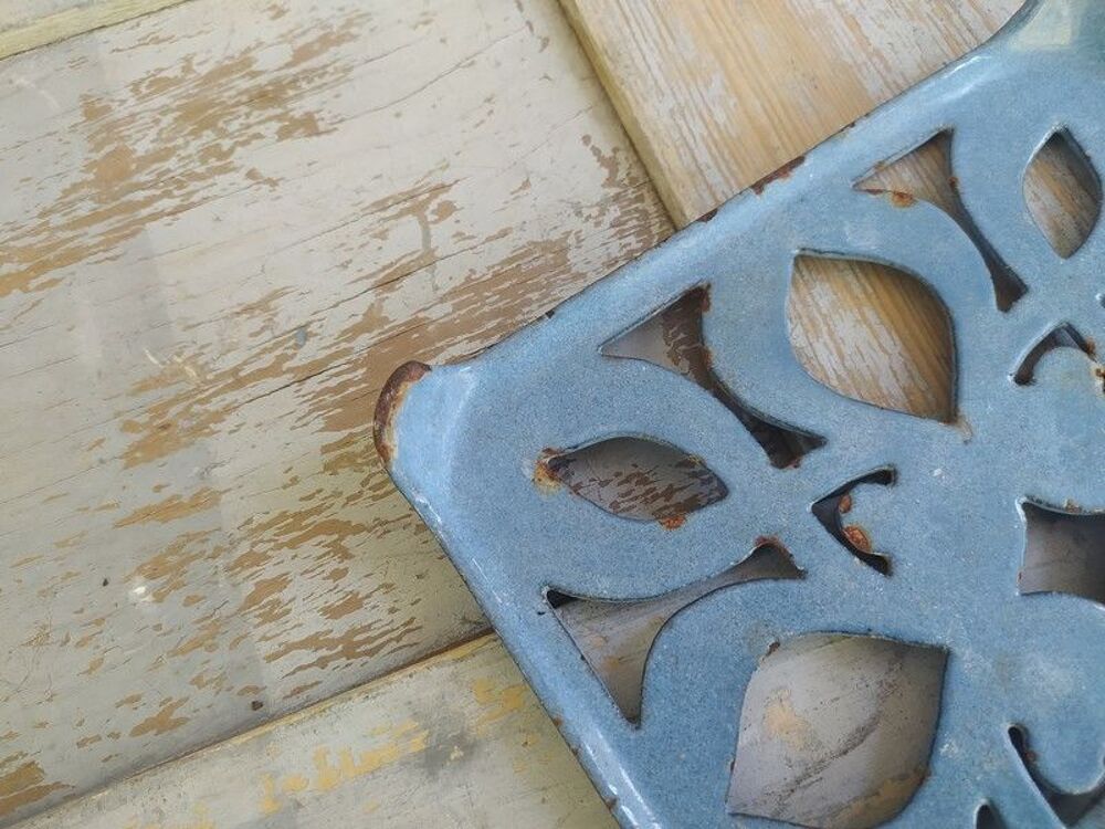 Ancien Dessous de Plat &Eacute;maill&eacute; Gris Bleu D&eacute;cor de Gui 