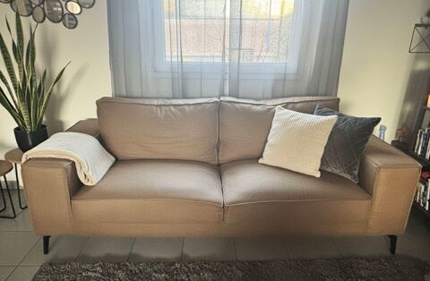 Canap 3 places en sudine marron effet vieilli - 210 x 90 cm - Bon tat gnral 200 Saleux (80)