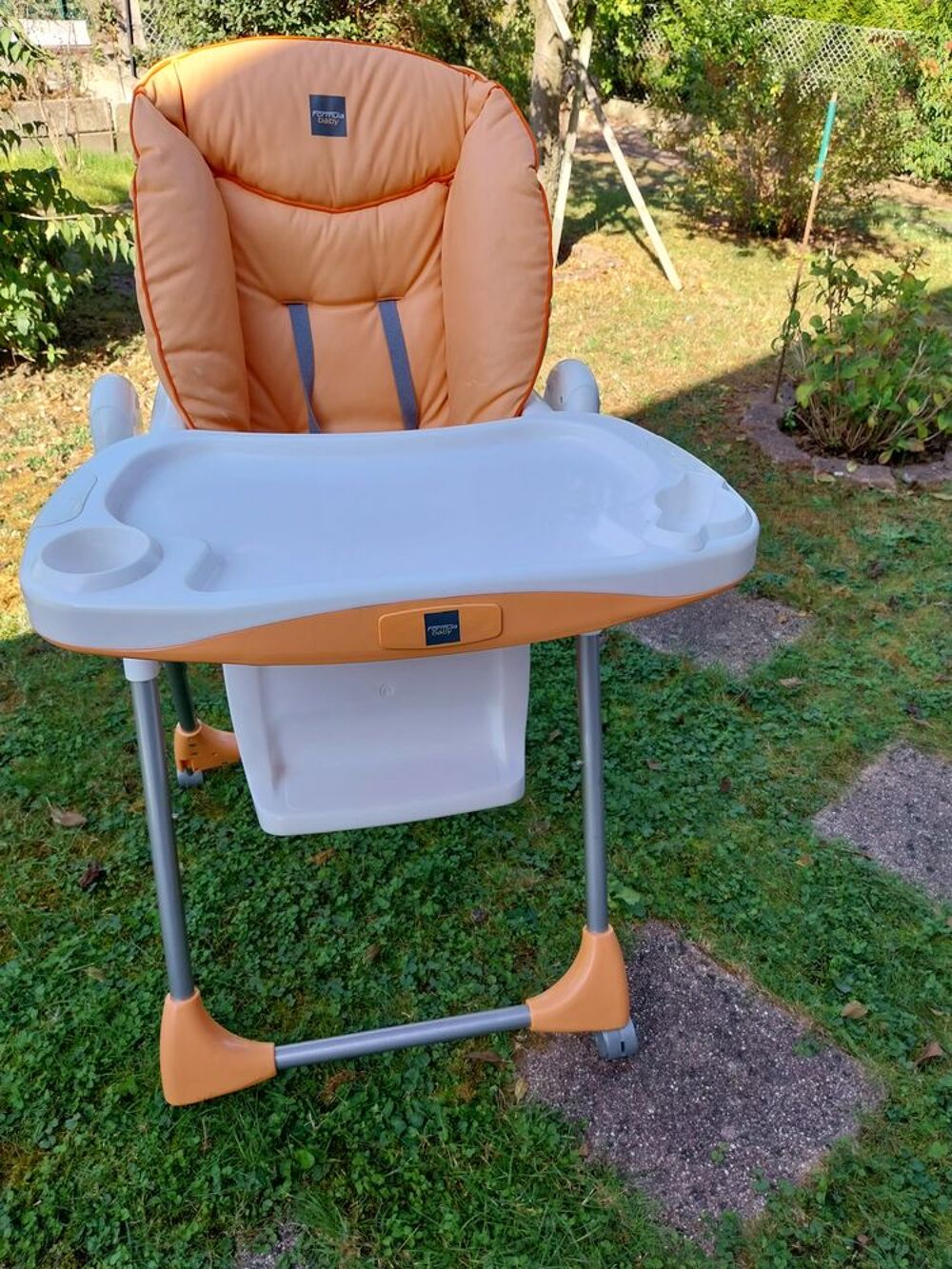 chaise haute b&eacute;b&eacute; Puériculture