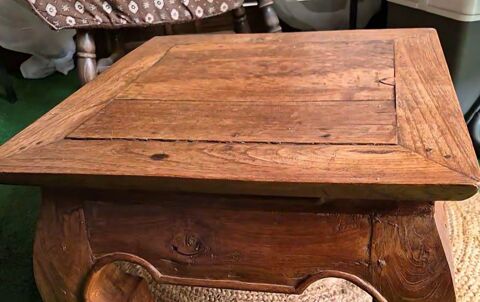 Table basse en chêne:
Pierrefeu-du-Var (83)