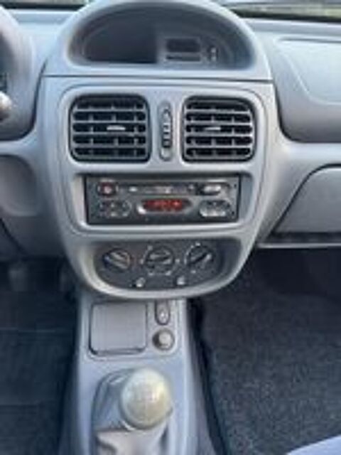Clio II Clio 1.2i RXE 2000 occasion 78300 Poissy