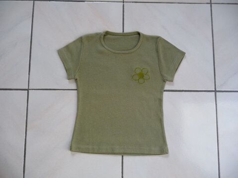 Tee-shirt kaki fleur brod�e 6 ans 6 Celles-sur-Belle (79)
