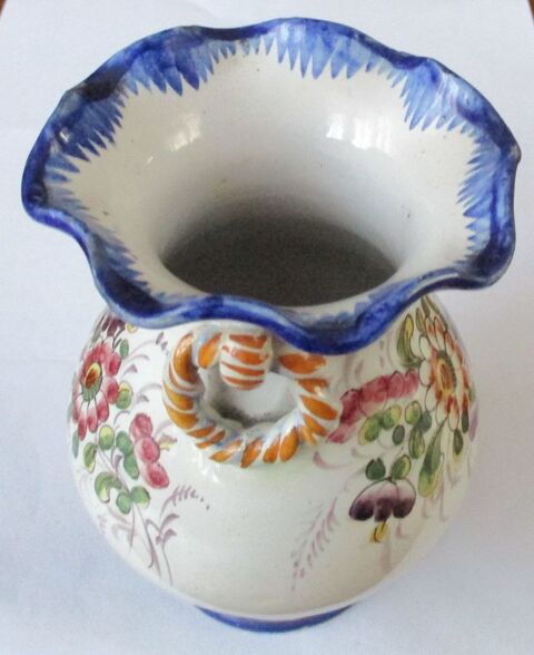 VASE ANCIEN FAIENCE NEVERS TROUSSEAU       50 Saint-Andr�-les-Vergers (10)