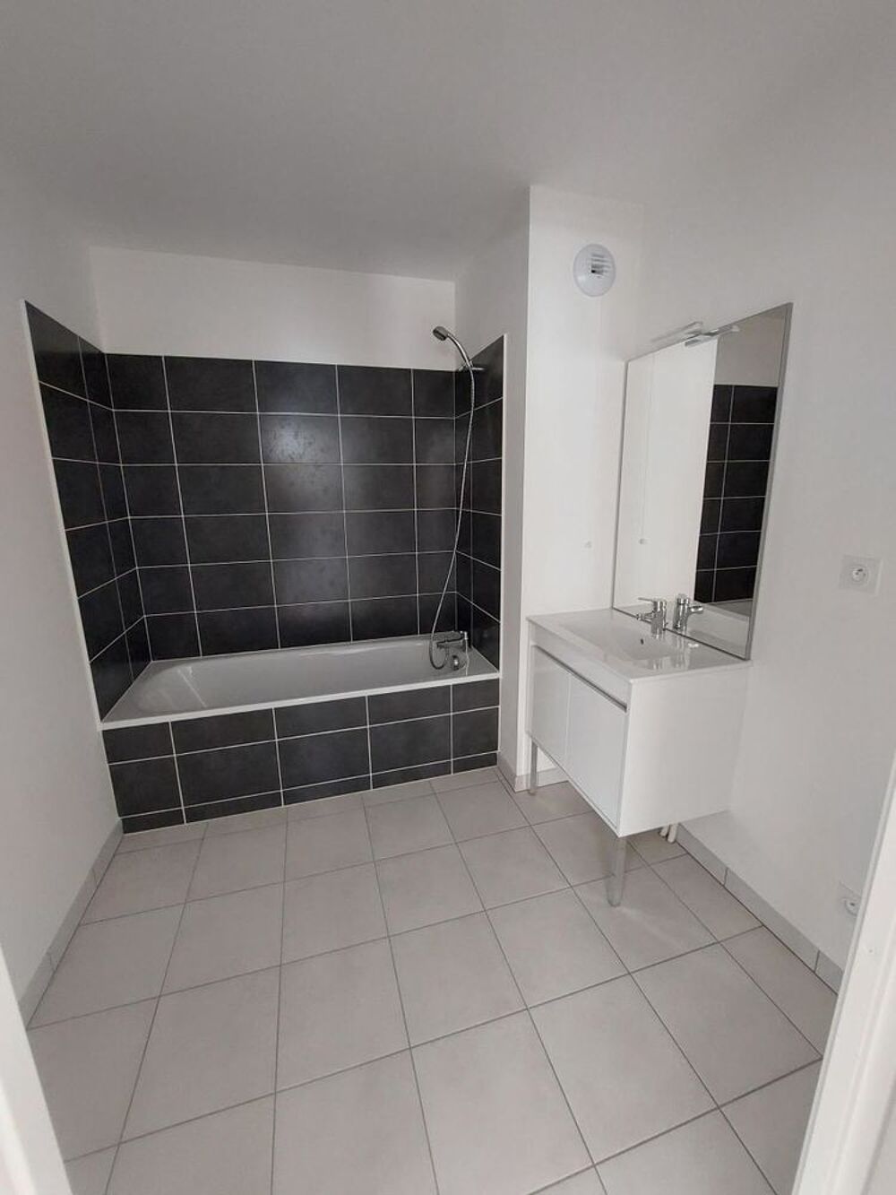Location Appartement Appartement neuf de type 3 avec balcon et garage Reims