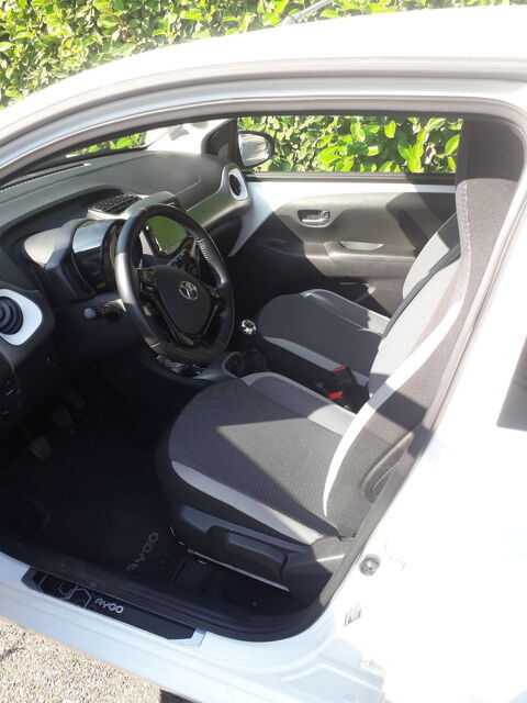 Toyota aygo 1.0 VVT-i x-play x-app